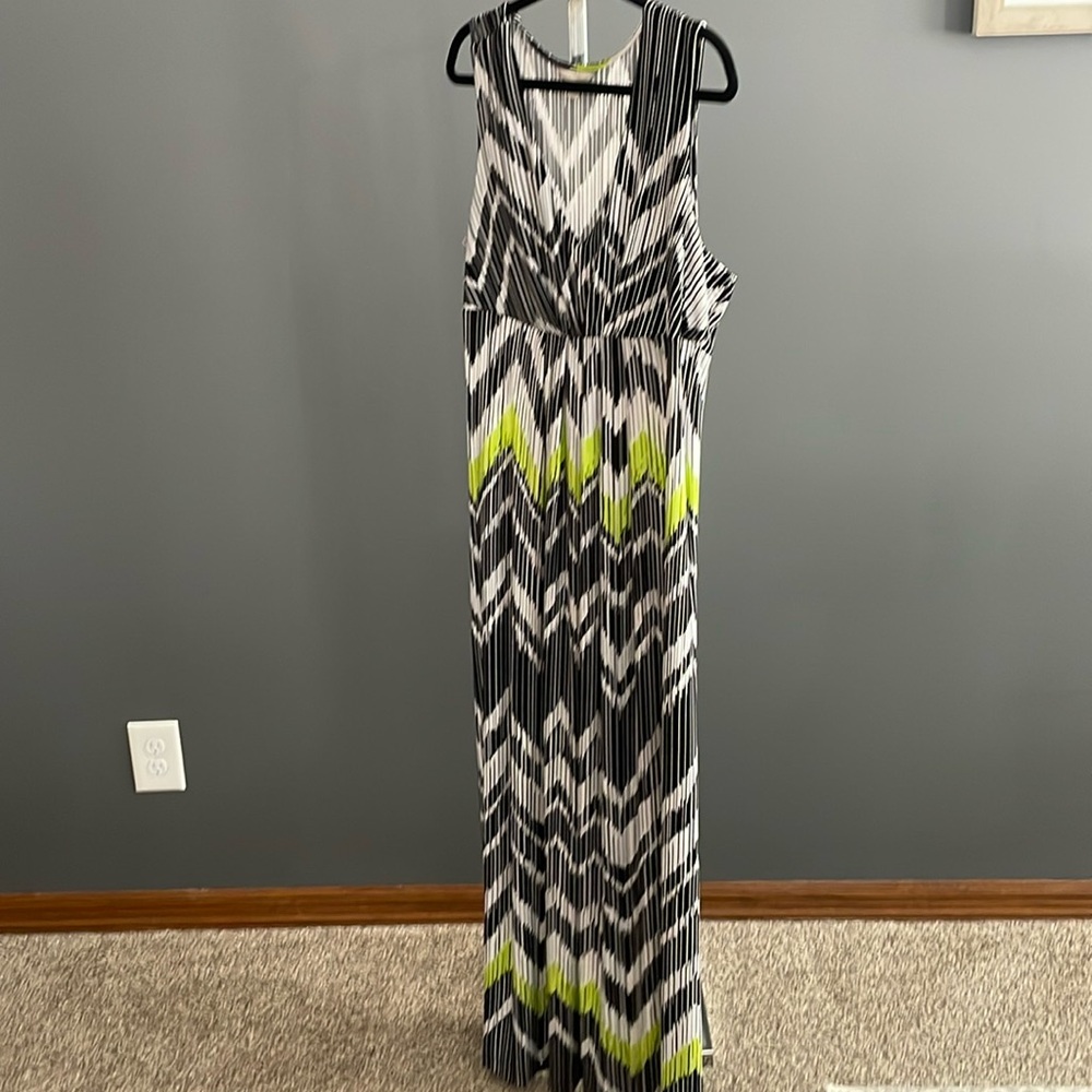 Laura Ashley V neck maxi dress size L